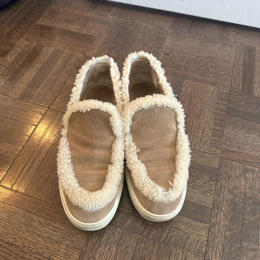 Vince - Cozy Tan Slip-On Shoes with Cream Fur Trim